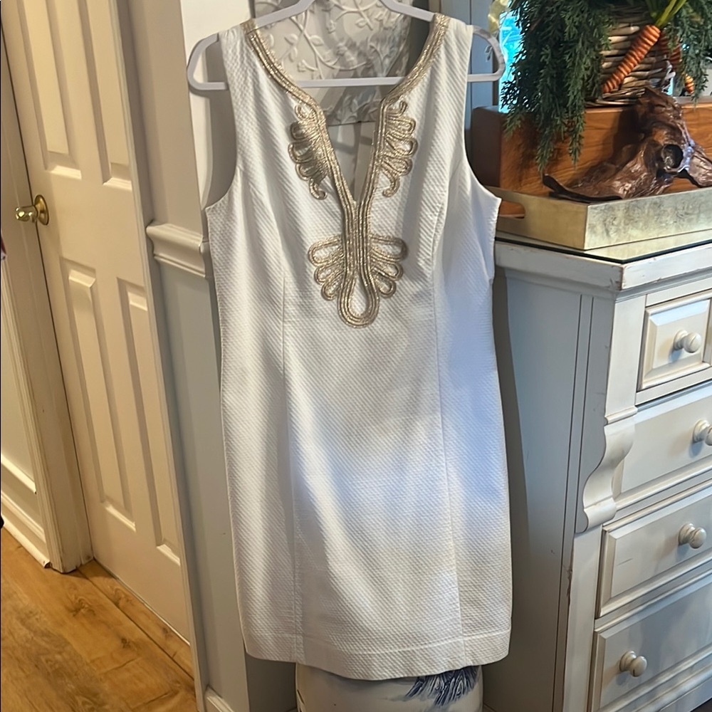 Stunning Lilly Pulitzer White with Gold Brocade Trim Shift Dress EEEUC